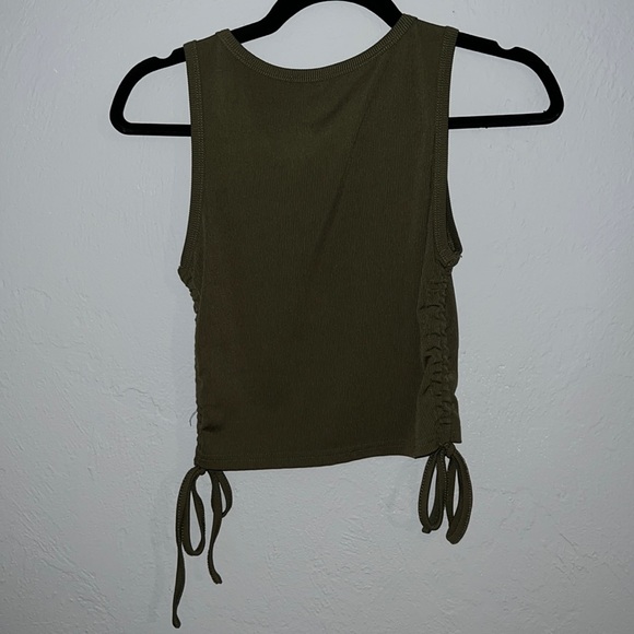 Tank top - Picture 2 of 3